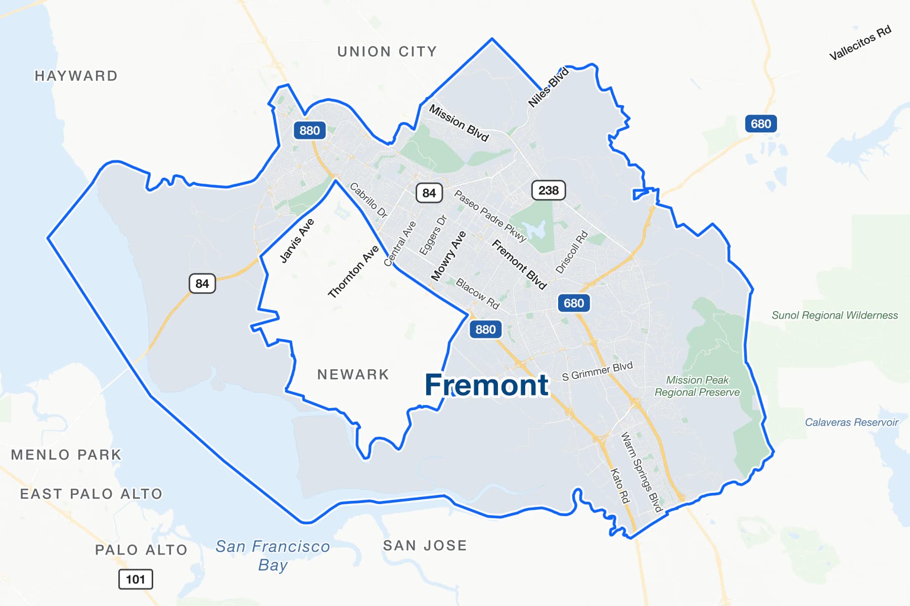 Карта улиц Фримонта от берега залива до холмов с I-880, I-680 и Mission Boulevard.