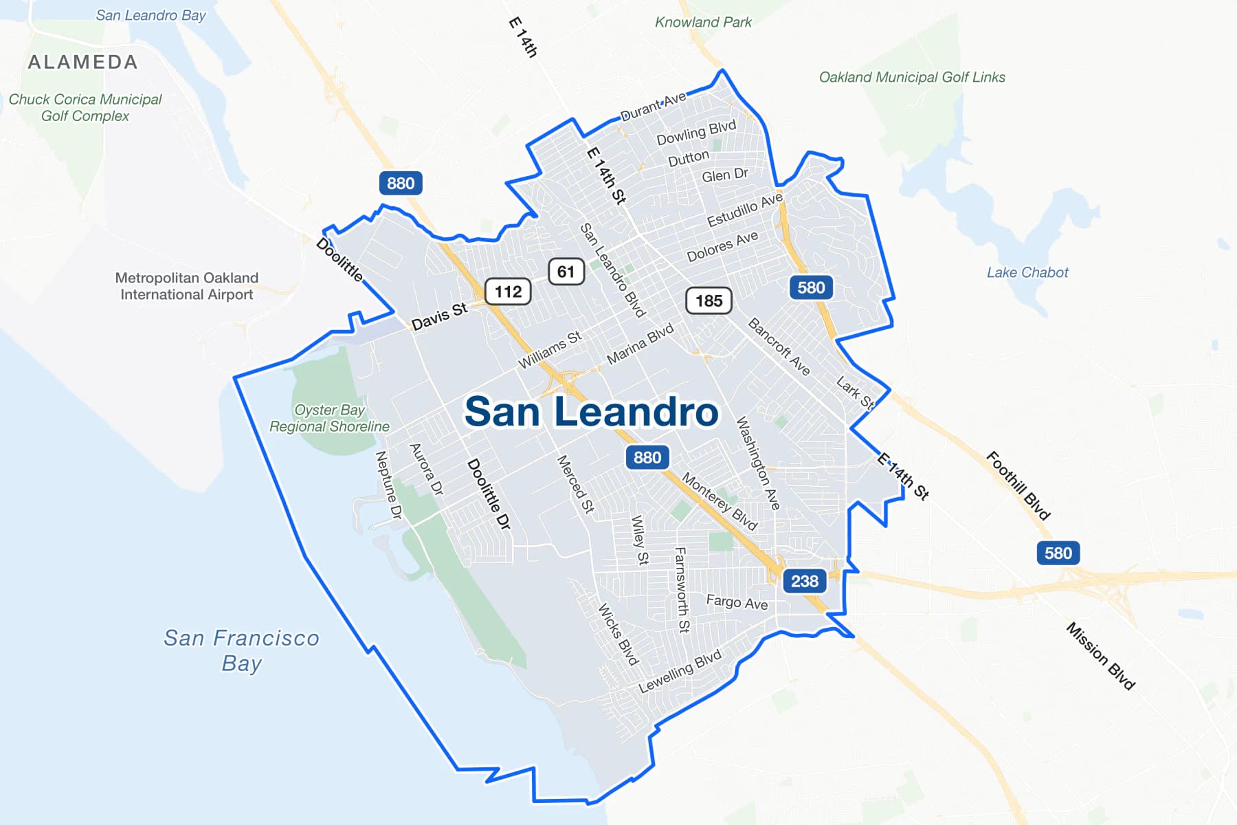 Mapa de calles de San Leandro desde la orilla de la bahía hasta las colinas de la I-580, con East 14th Street, Davis Street y la I-880 señaladas.