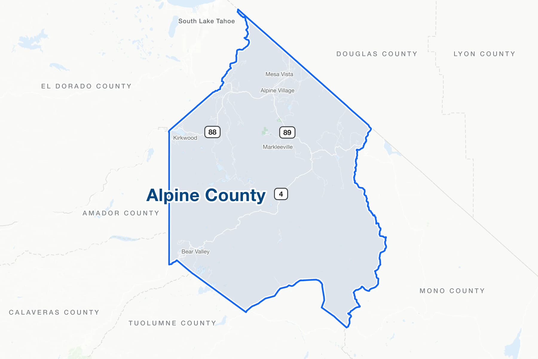 Mapa del condado de Alpine, California, con Markleeville, Kirkwood, Bear Valley, Mesa Vista y Alpine Village, y las rutas estatales 89, 4 y 88.