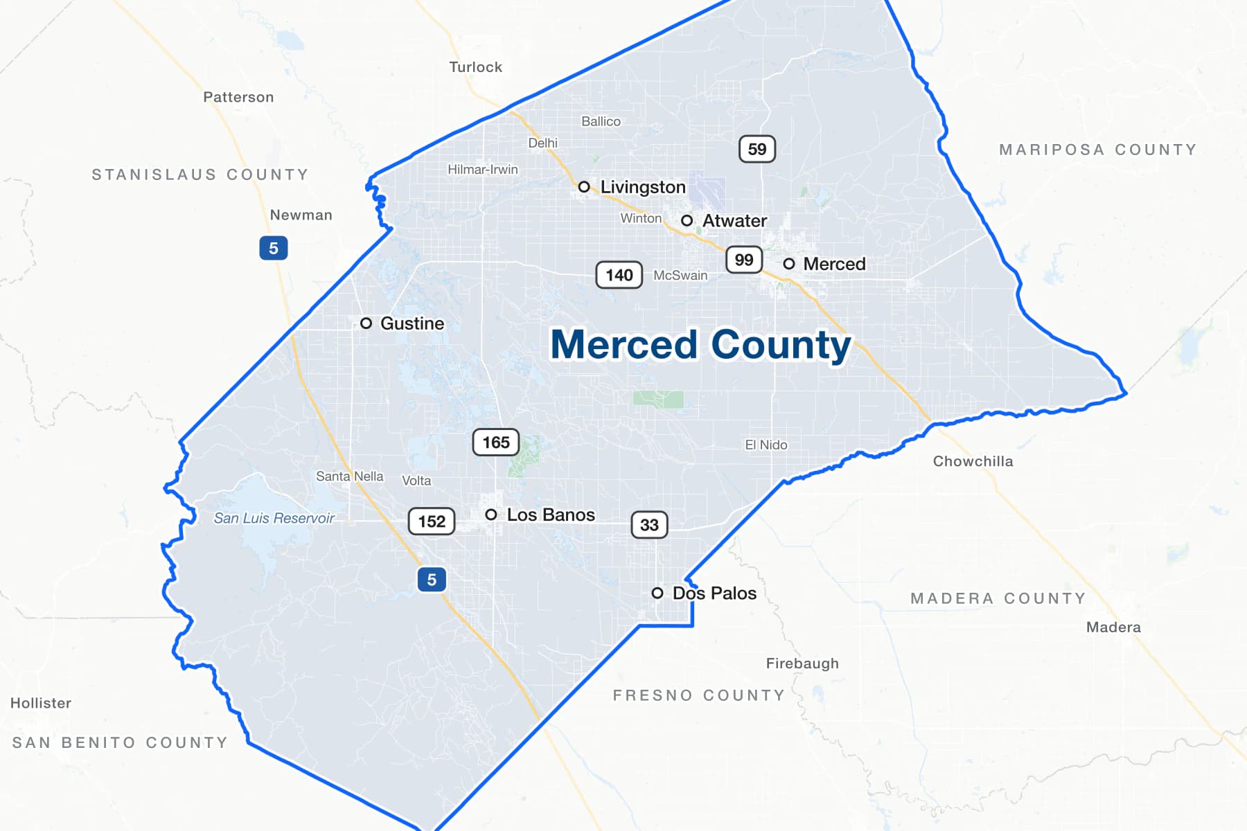 Mapa del condado de Merced, California, con Merced, Los Banos, Atwater, Livingston, Gustine y Dos Palos, el San Luis Reservoir, la Interstate 5 y las rutas estatales 33, 59, 99, 140, 152 y 165.