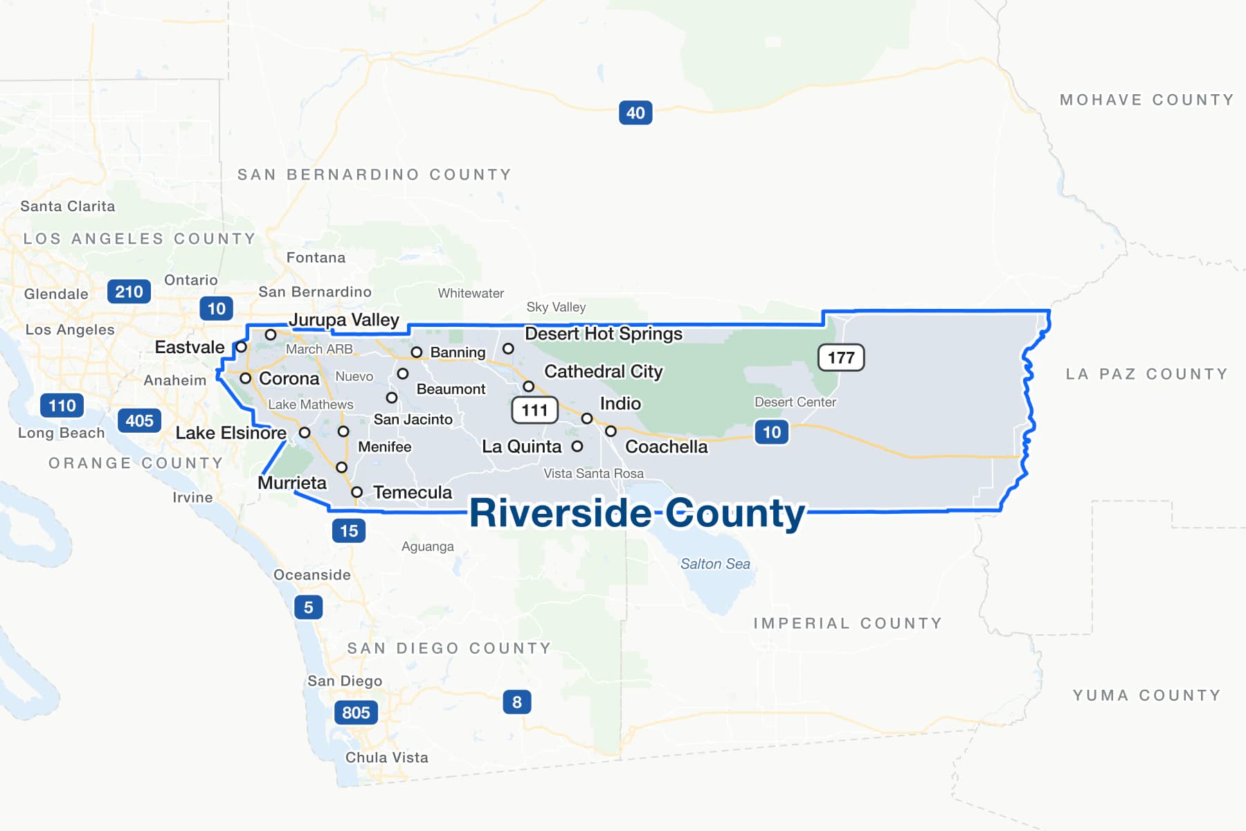 Mapa del condado de Riverside, California, con Corona, Eastvale, Jurupa Valley, Lake Elsinore, Menifee, Murrieta, Temecula, San Jacinto, Beaumont, Banning, Desert Hot Springs, Cathedral City, La Quinta, Indio y Coachella, la Interstate 10, las rutas estatales 111 y 177, y el mar de Salton.