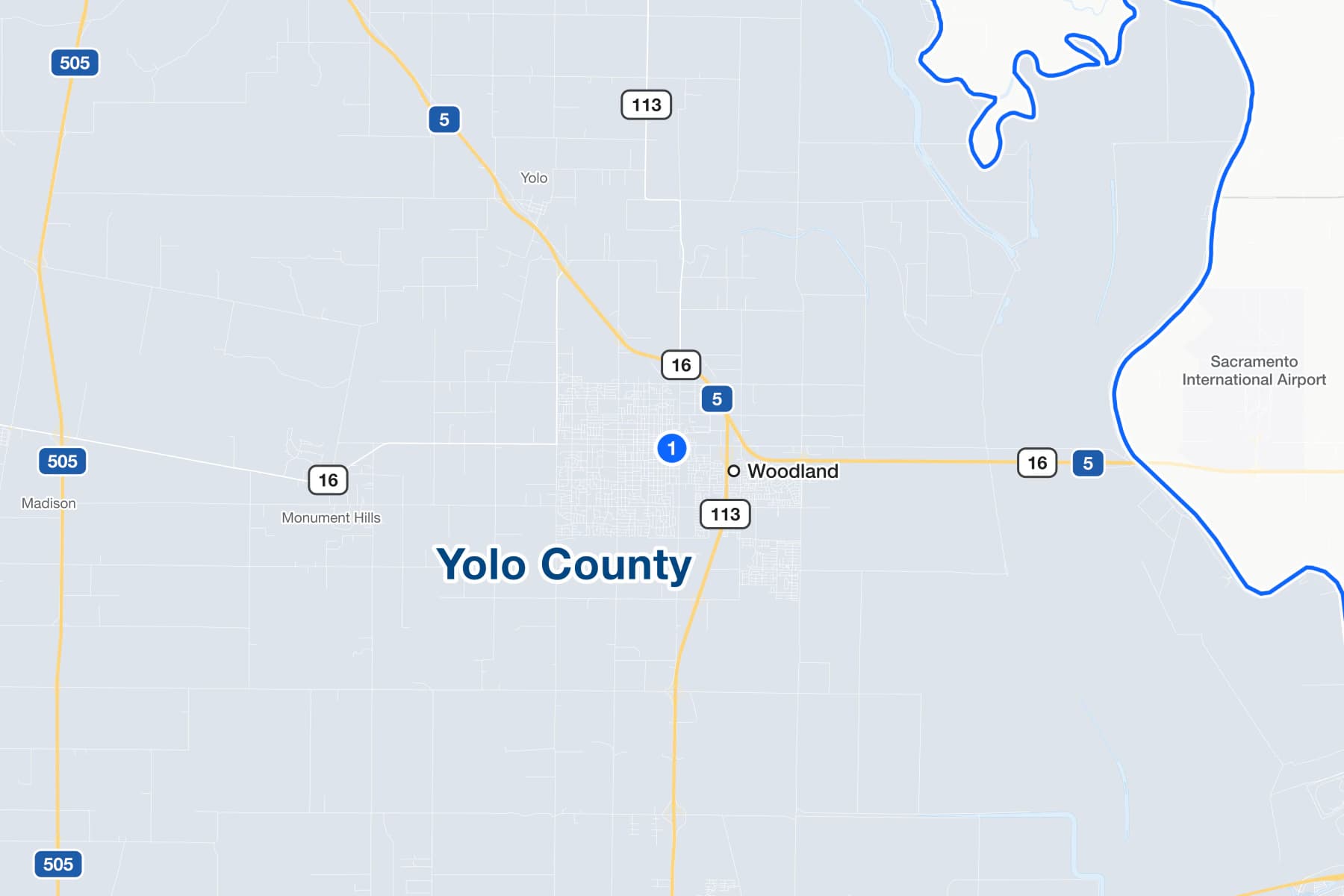 Mapa de Woodland, California, con un marcador numerado en el Yolo Superior Court en Main Street.